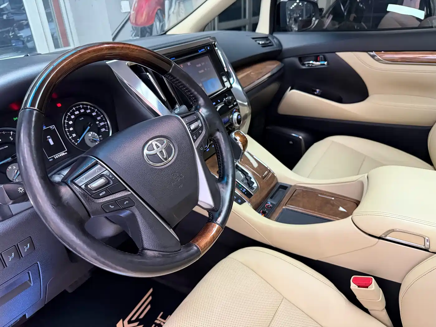 Toyota Alphard 2018 3.5L Premium фото 17