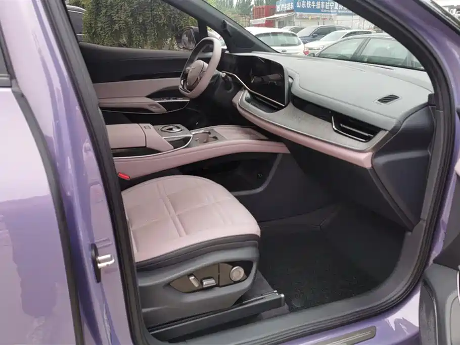 Hongqi Tian Gong 08 2025 680 Ultra AWD фото 8