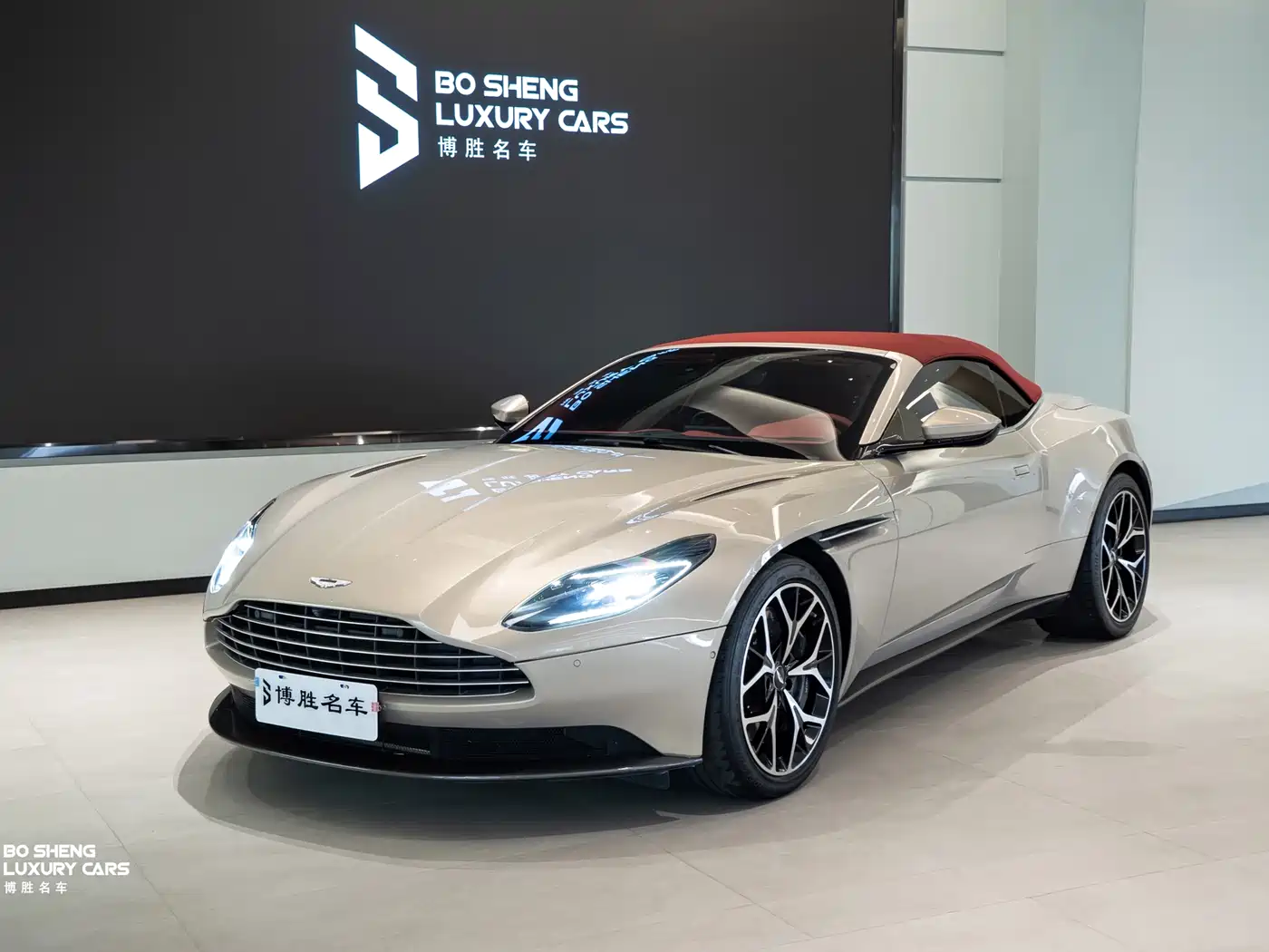 Aston Martin DB11 2019 4.0T V8 Volante фото 35