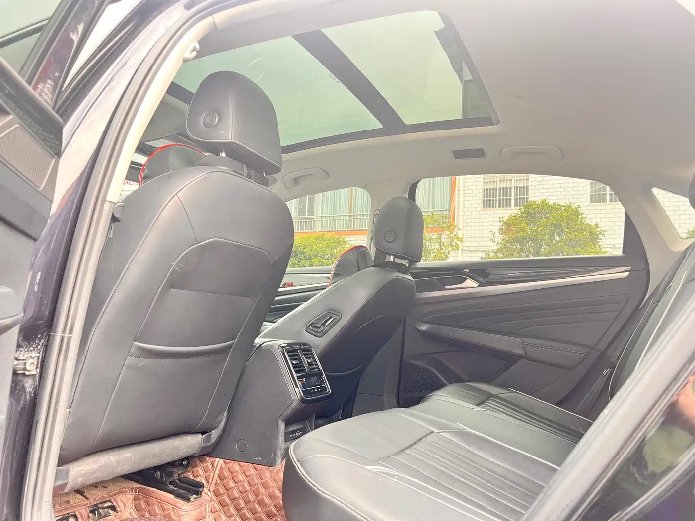 Volkswagen Passat 2022 330TSI Starlight Elite Edition фото 6