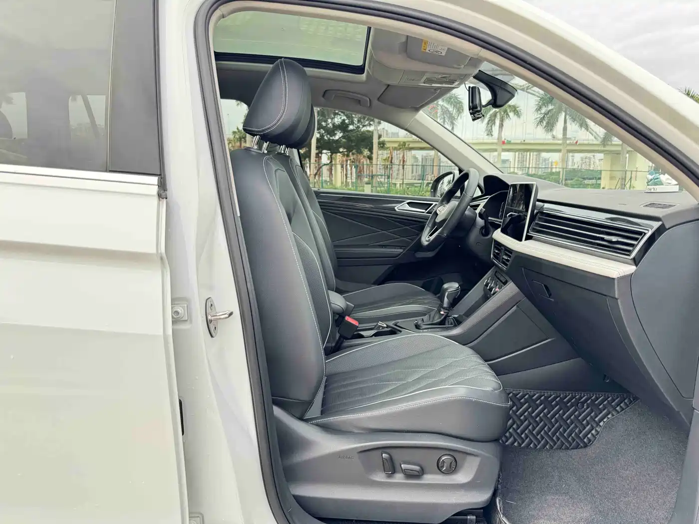Volkswagen Tiguan L 2023 280TSI 2WD Trend Limited Edition фото 12