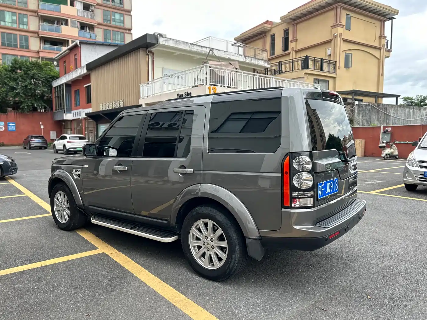 Land Rover Discovery 2009 Model 2.7 TDV6-S фото 5