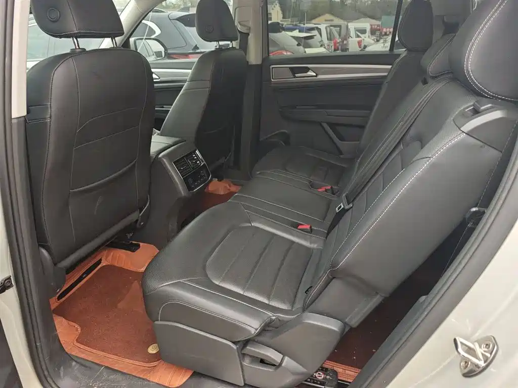 Volkswagen Teramont 2019 380TSI 4WD Luxury Edition China VI фото 17