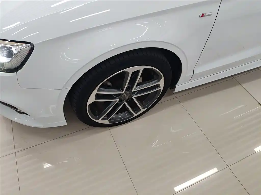 Audi A3 2018 30th Anniversary Limousine 35 TFSI Sport фото 23