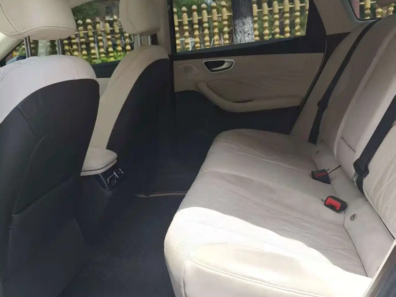 Roewe D7 2023 2023 DMH 125km Flagship Edition