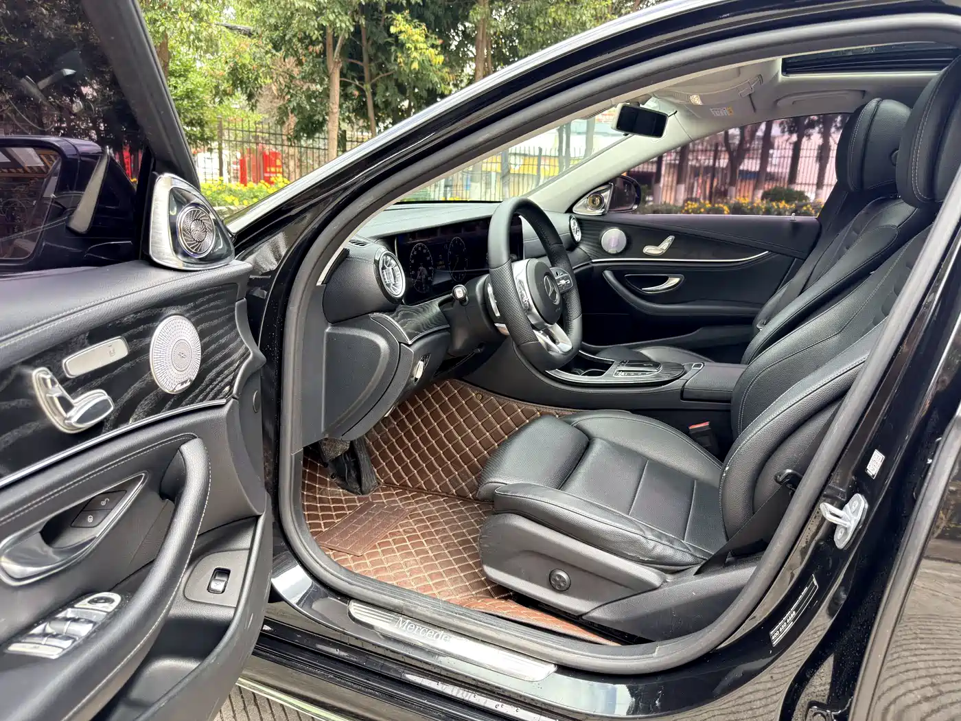 Mercedes-Benz E-Class 2019 E 200 L фото 11