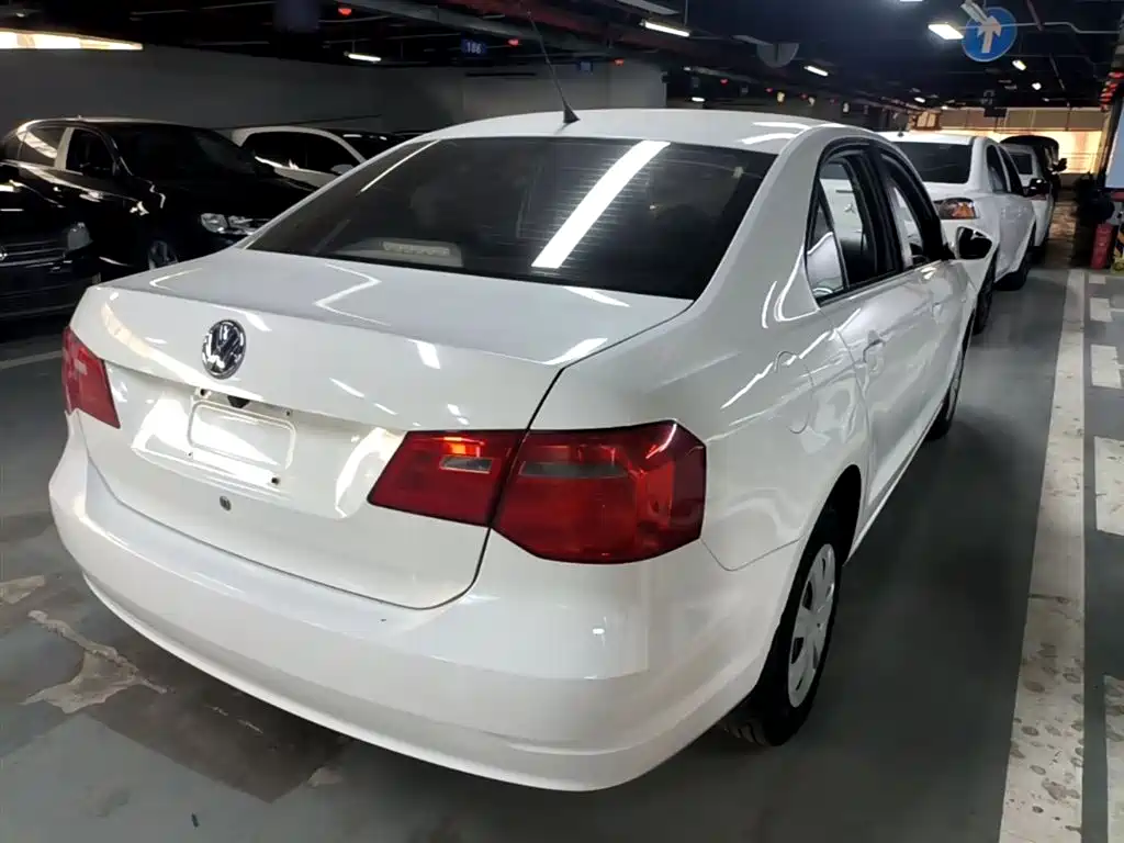 Volkswagen Jetta 2015 Value Edition 1.6L Manual Fashion фото 7