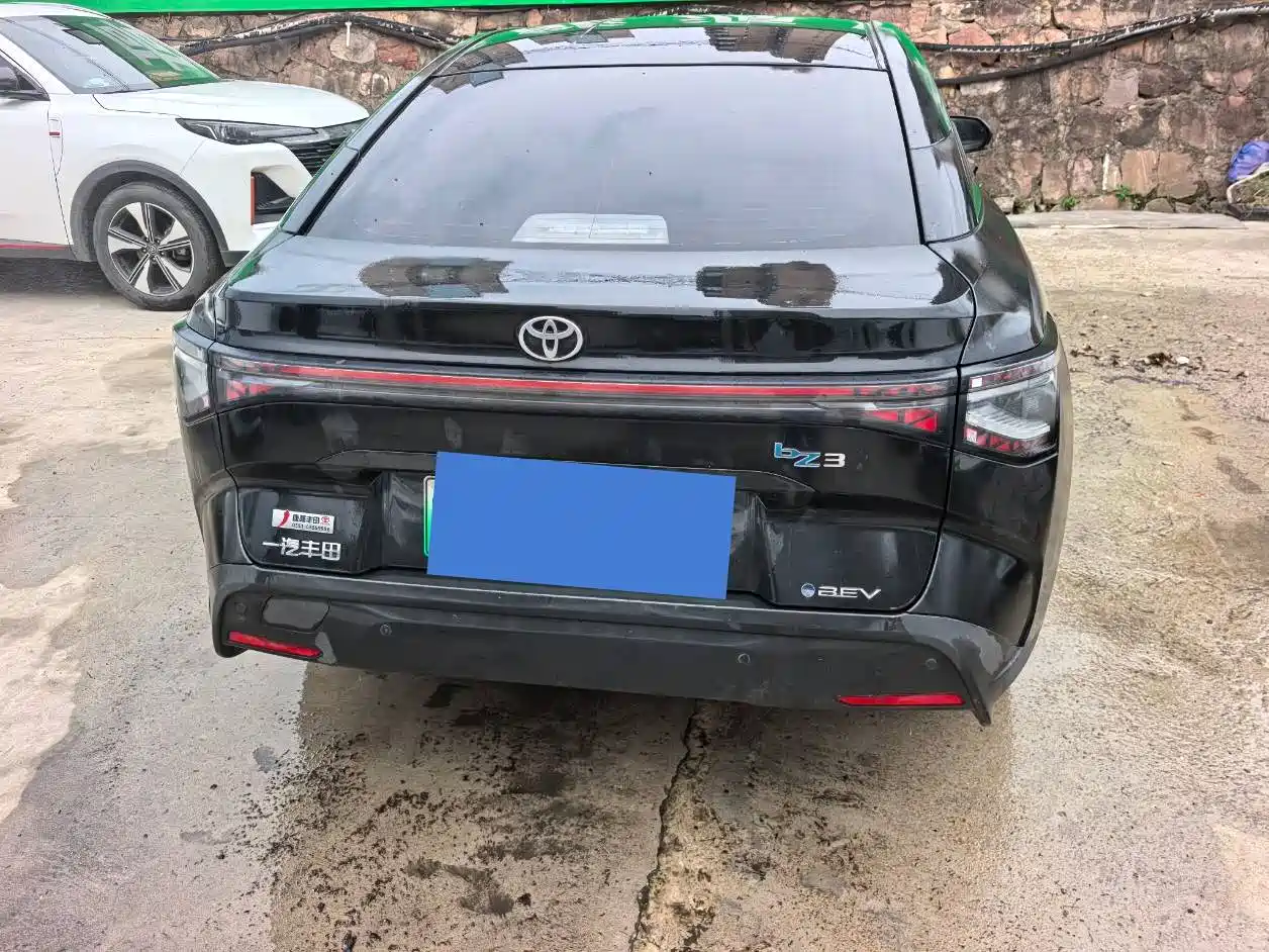 Toyota bZ3 2023 517km Elite PRO фото 5