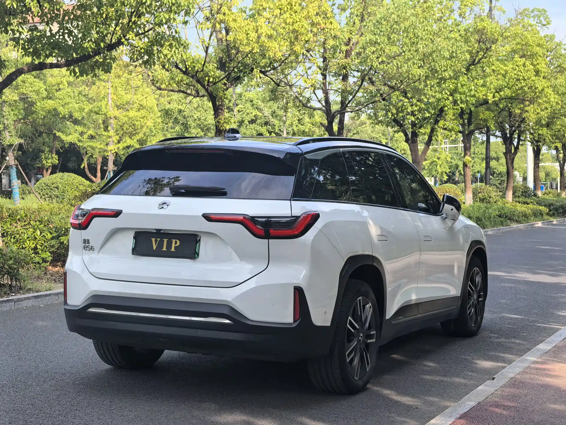 Фото 24 - NIO ES6