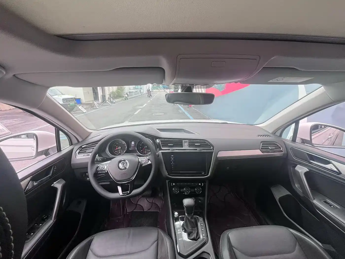 Volkswagen Tiguan L 2019 Facelift 330TSI Auto 2WD Smart Luxury China VI фото 6