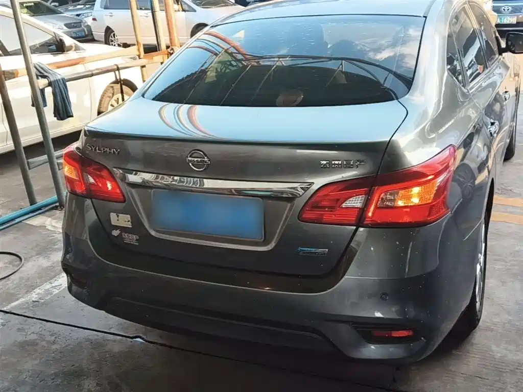 صورة 6 - Nissan Sylphy