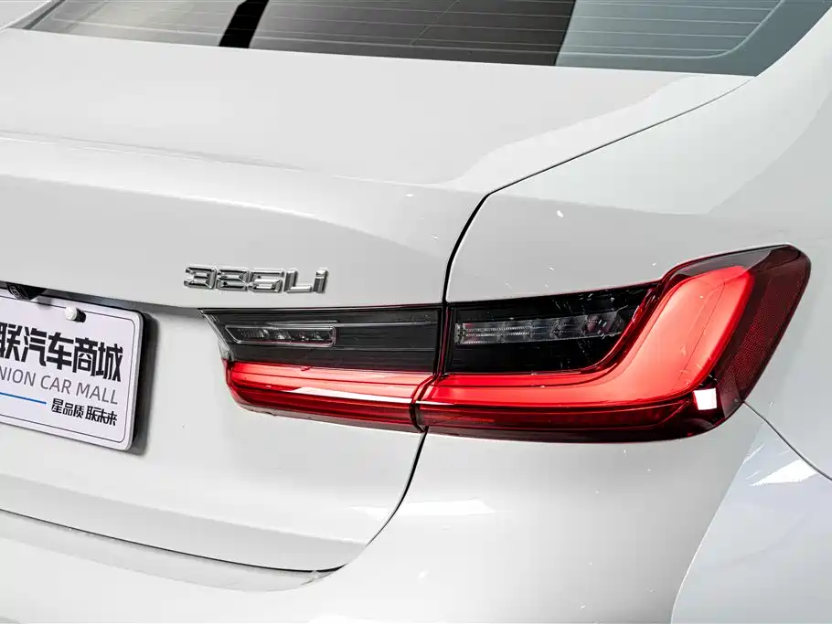 صورة 8 - BMW 3 Series