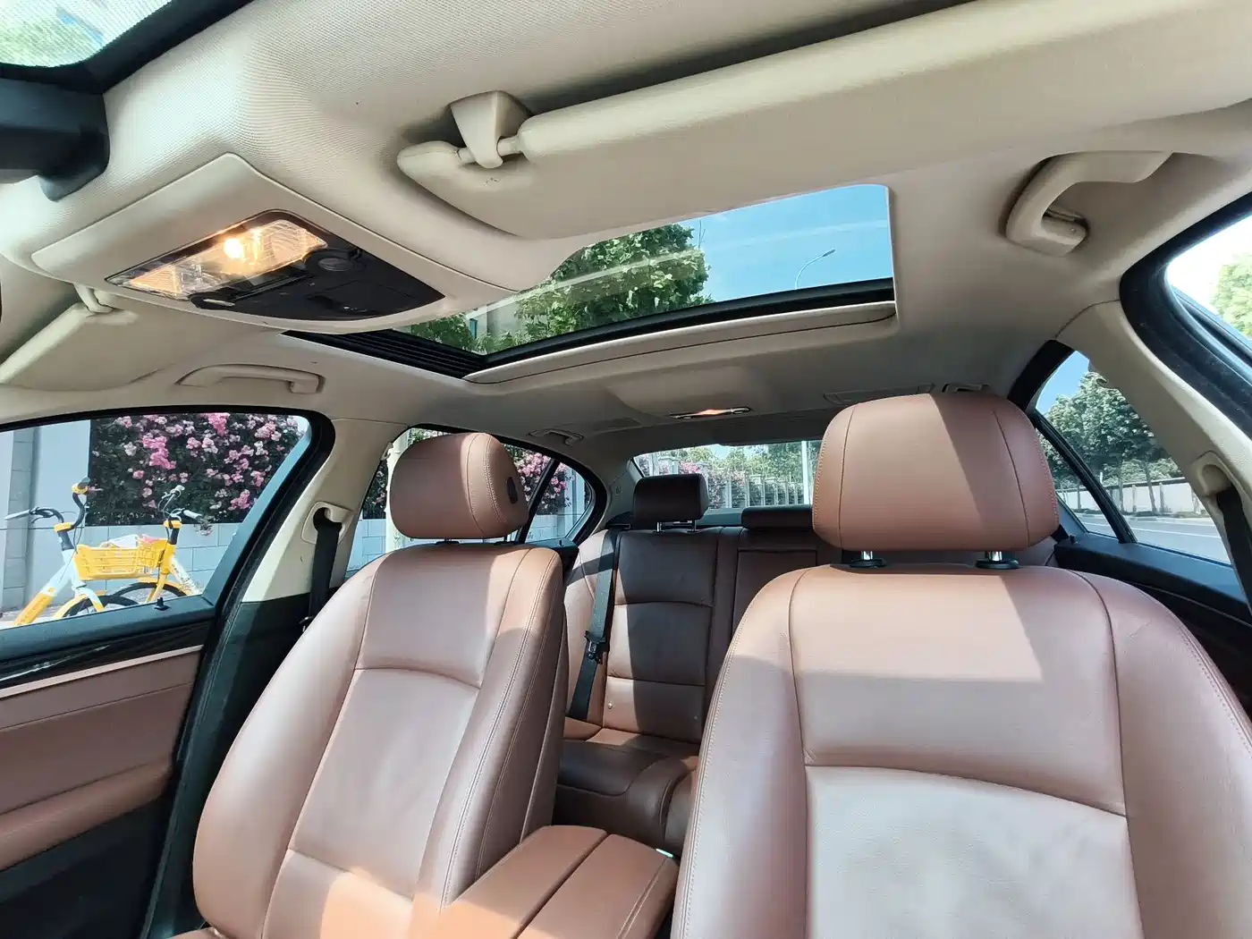 BMW 5 Series 2014 525Li Leading фото 14