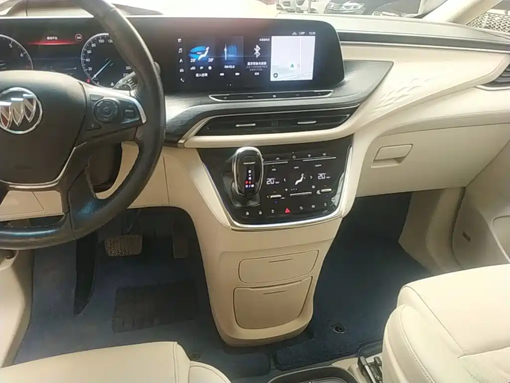 Фото 13 - Buick GL8