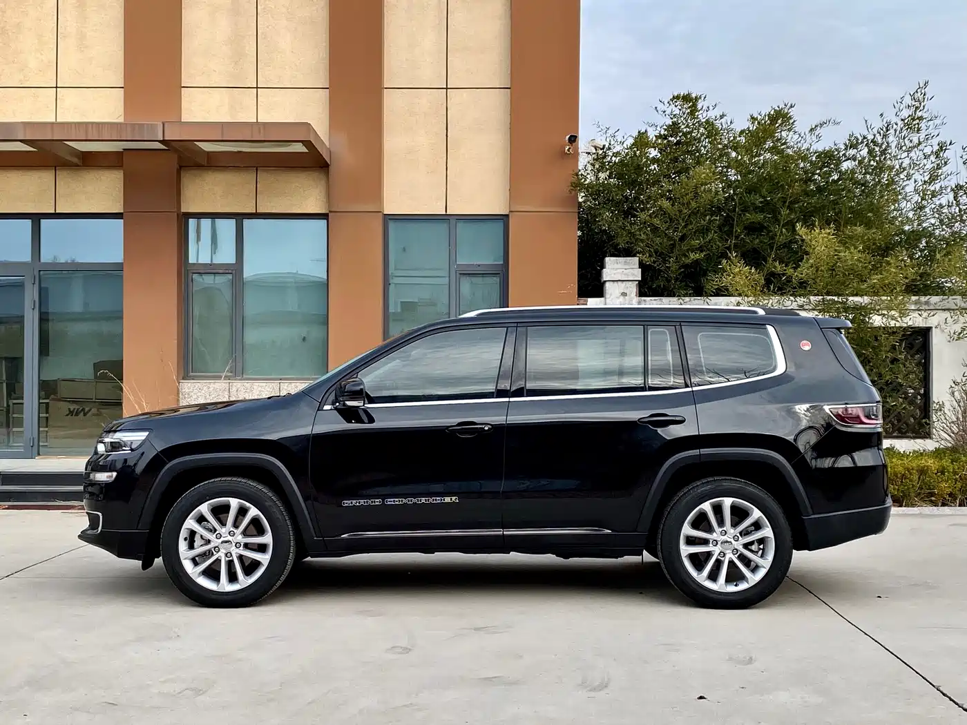 JEEP GRAND COMMANDER