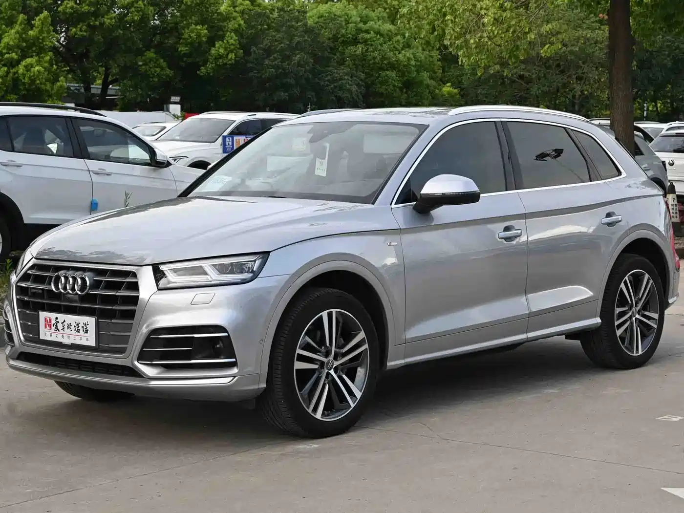 Фото 1 - Audi Q5L