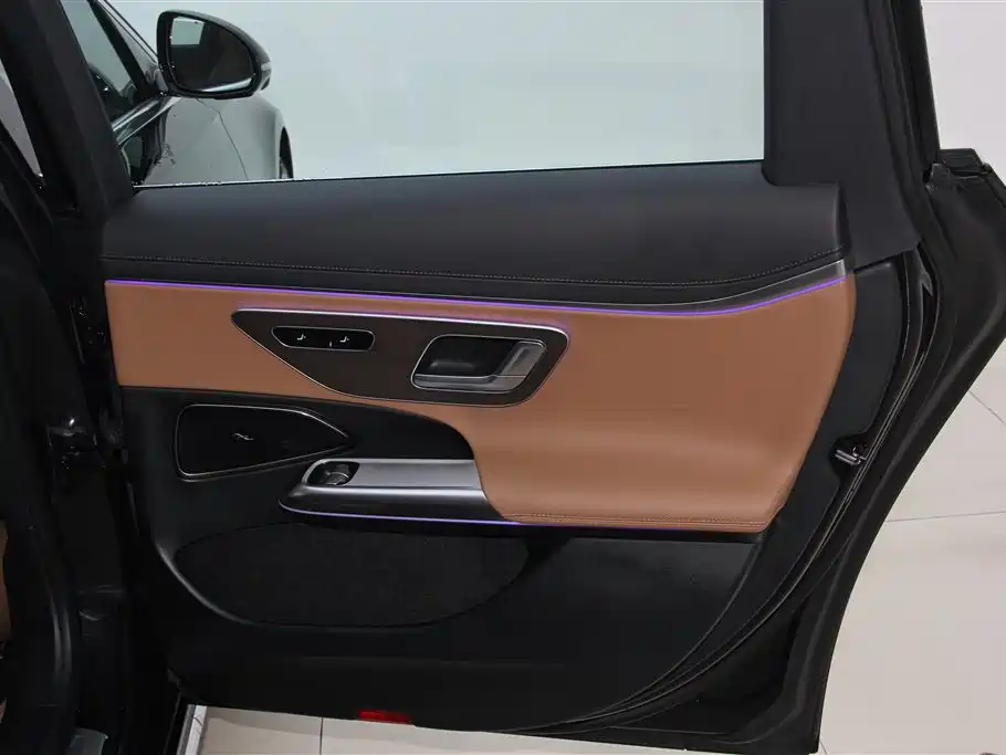 Mercedes-Benz E-Class 2025 E 300 L Fashion фото 33