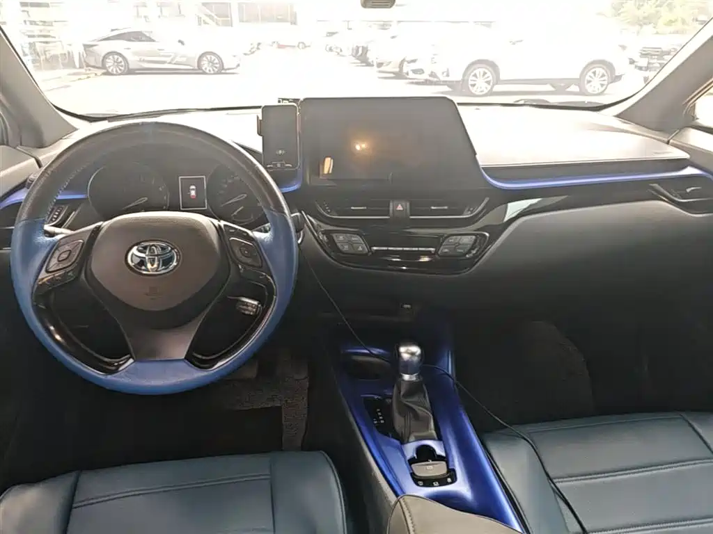 Toyota C-HR 2018 2.0L Luxury Edition China V фото 16