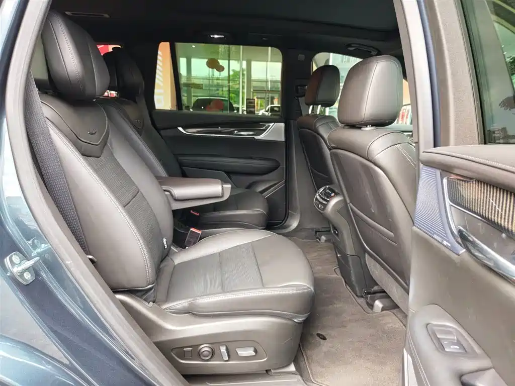 Cadillac XT6 2025 2.0T 6-Seater AWD Executive Black Label Edition фото 10