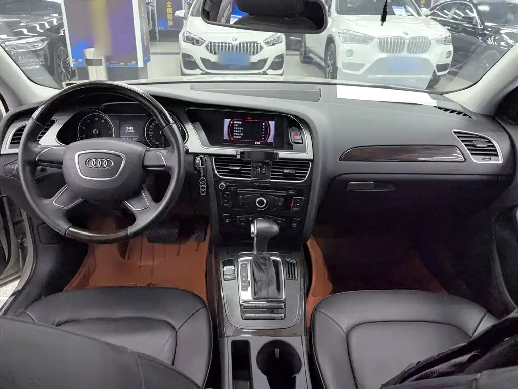 Audi A4L 2015 30 TFSI Auto Comfort фото 6