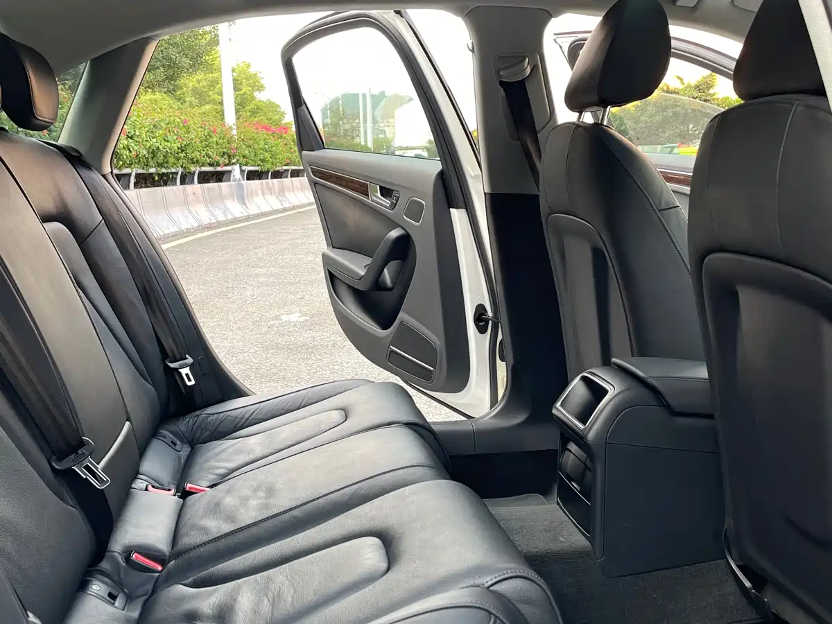 Audi A4L 2013 35 TFSI Automatic Comfort фото 10