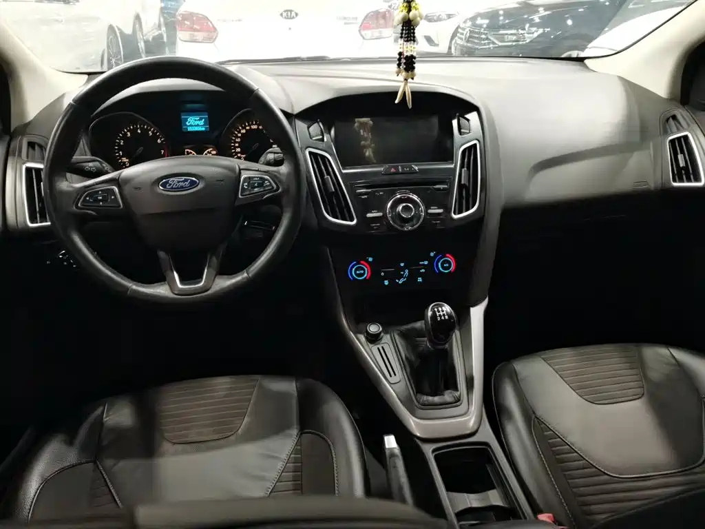 Фото 6 - Ford Focus