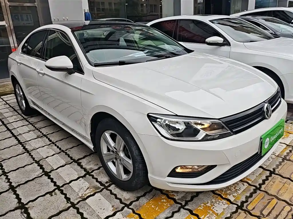 Volkswagen Lamando 2015 230TSI DSG Style фото 4