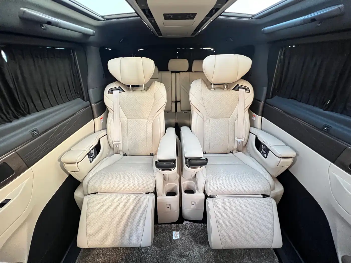 Toyota Alphard 2024 Hybrid 2.5L Ultimate Enjoyment Edition фото 9