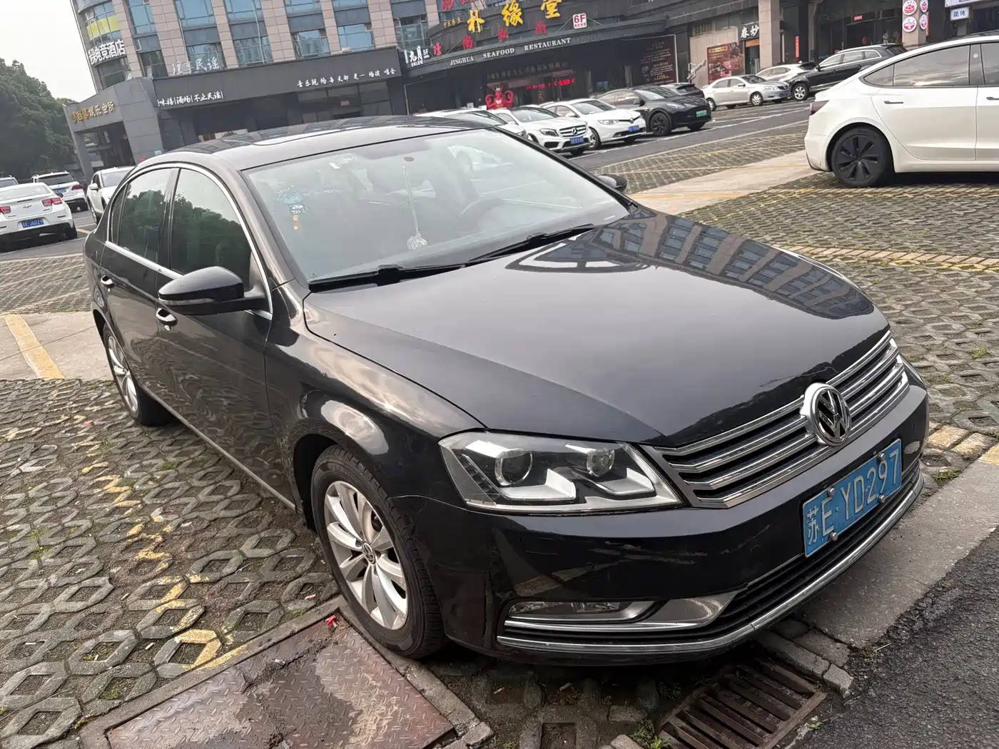 Volkswagen Magotan 2012 Facelift 2.0TSI Luxury фото 3