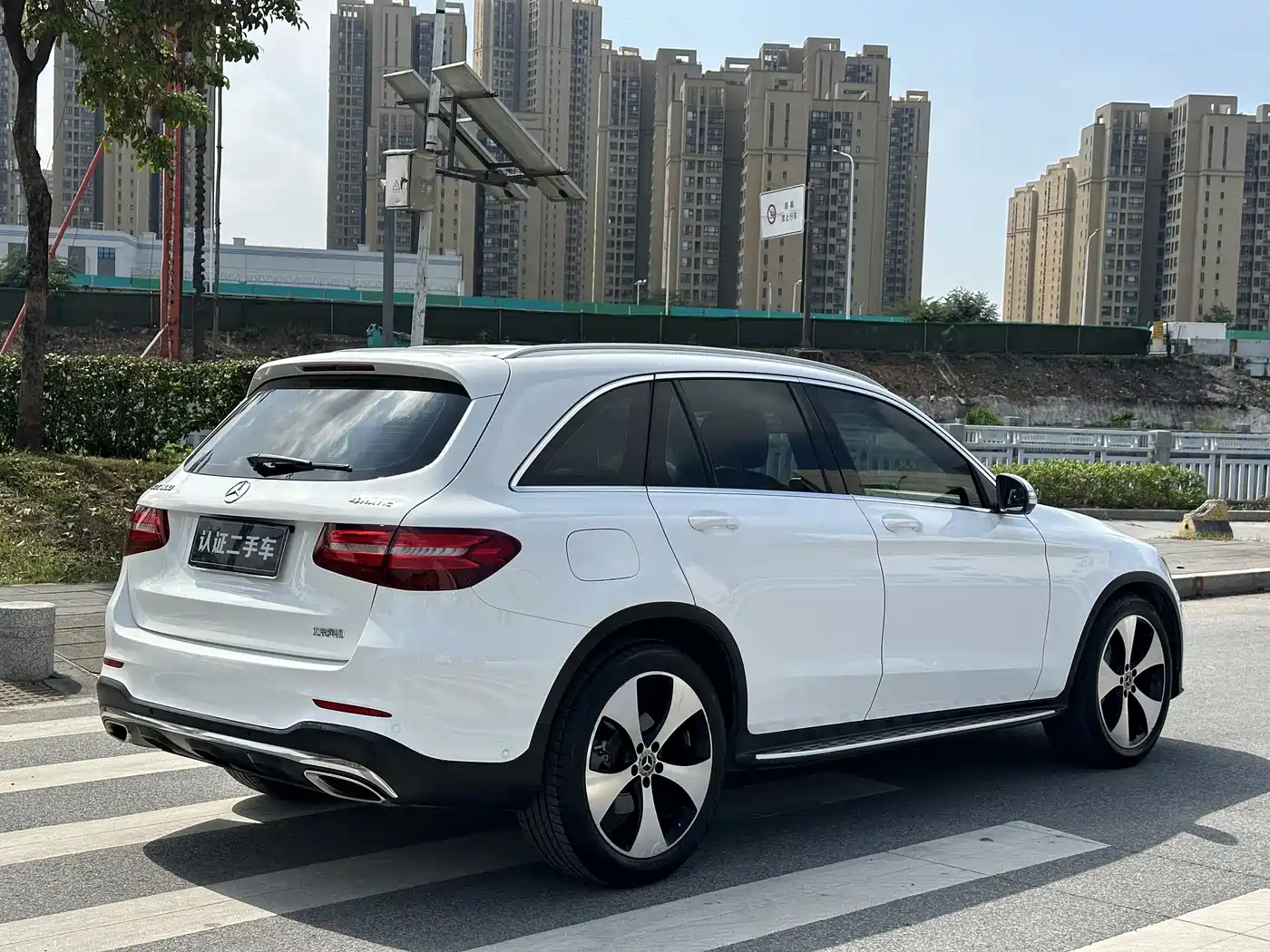 Mercedes-Benz GLC 2018 Facelift GLC 300 4MATIC Dynamic фото 4