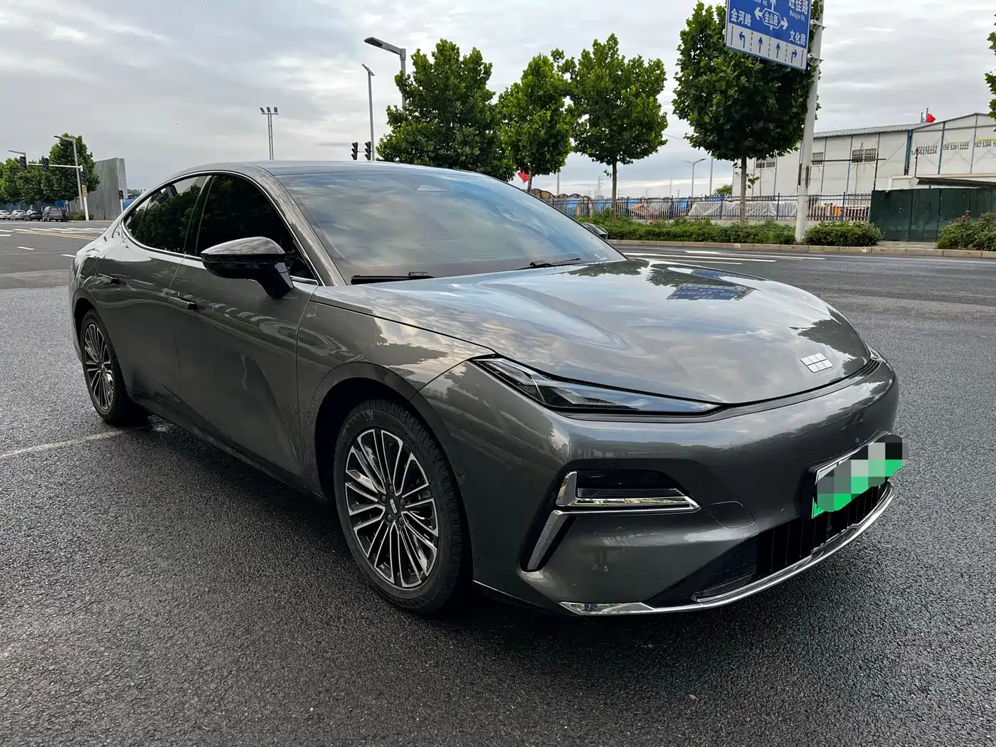 Geely Galaxy Galaxy Xingyao 8 2025 130km EM-i Premium Edition фото 3