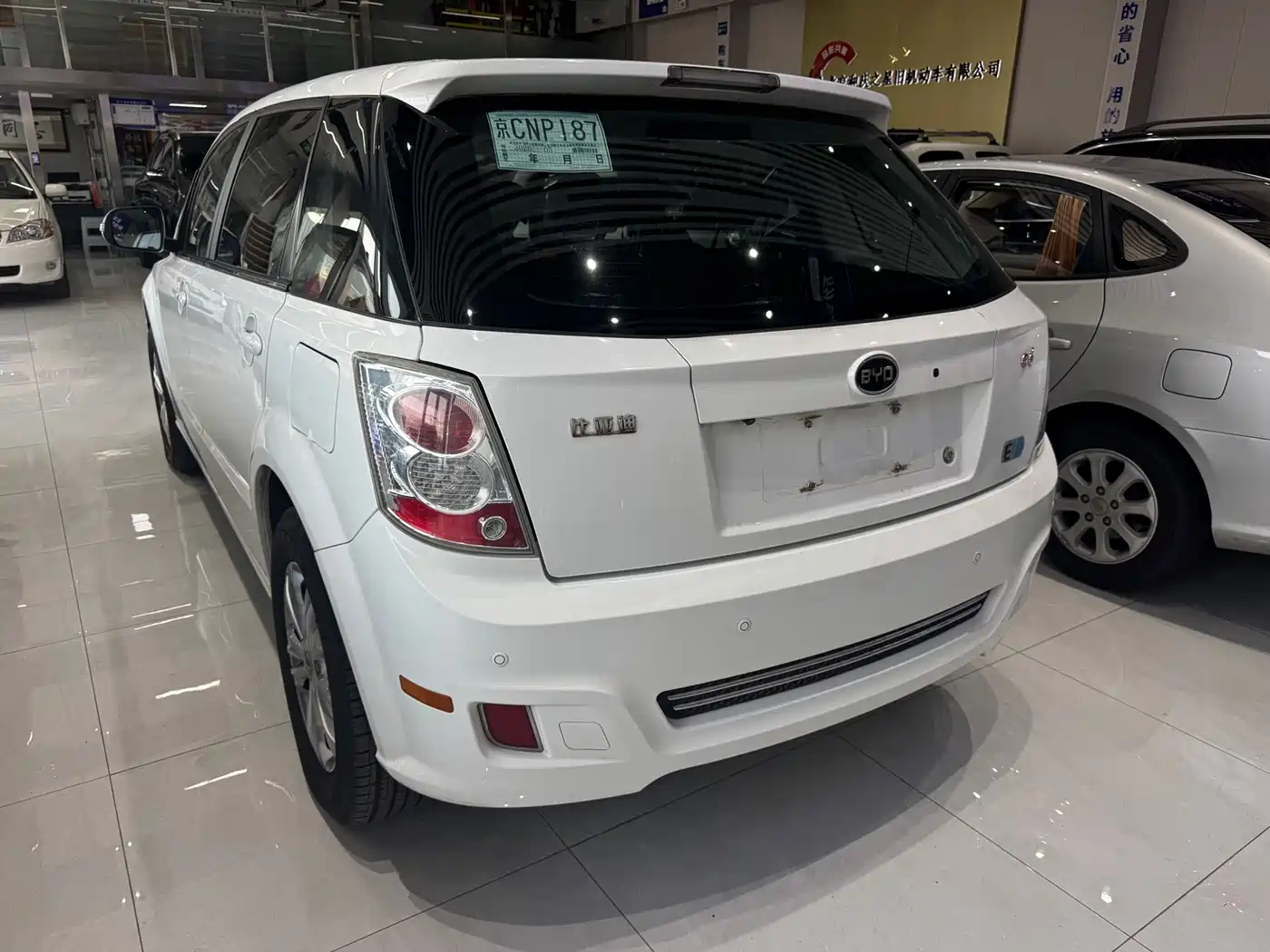 BYD e6 2016 400 Luxury Edition фото 3