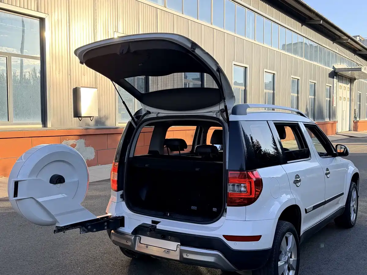Škoda Yeti 2014 2014 1.8TSI DSG Polar Edition