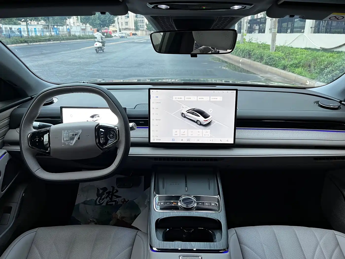 Geely Galaxy Galaxy Xingyao 8 2025 130km EM-i Premium Edition фото 6