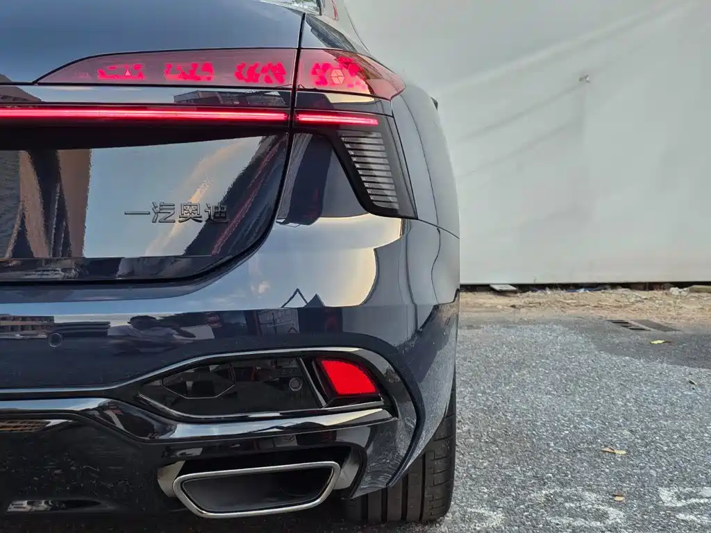 Фото 7 - Audi A6L