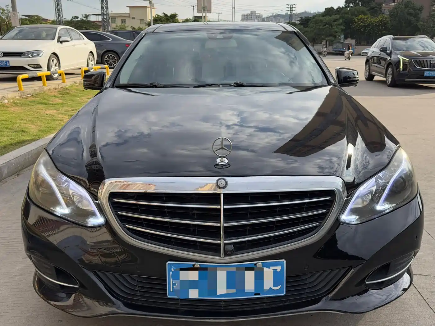 Mercedes-Benz E-Class 2013 Model E 260 L CGI Fashion фото 2