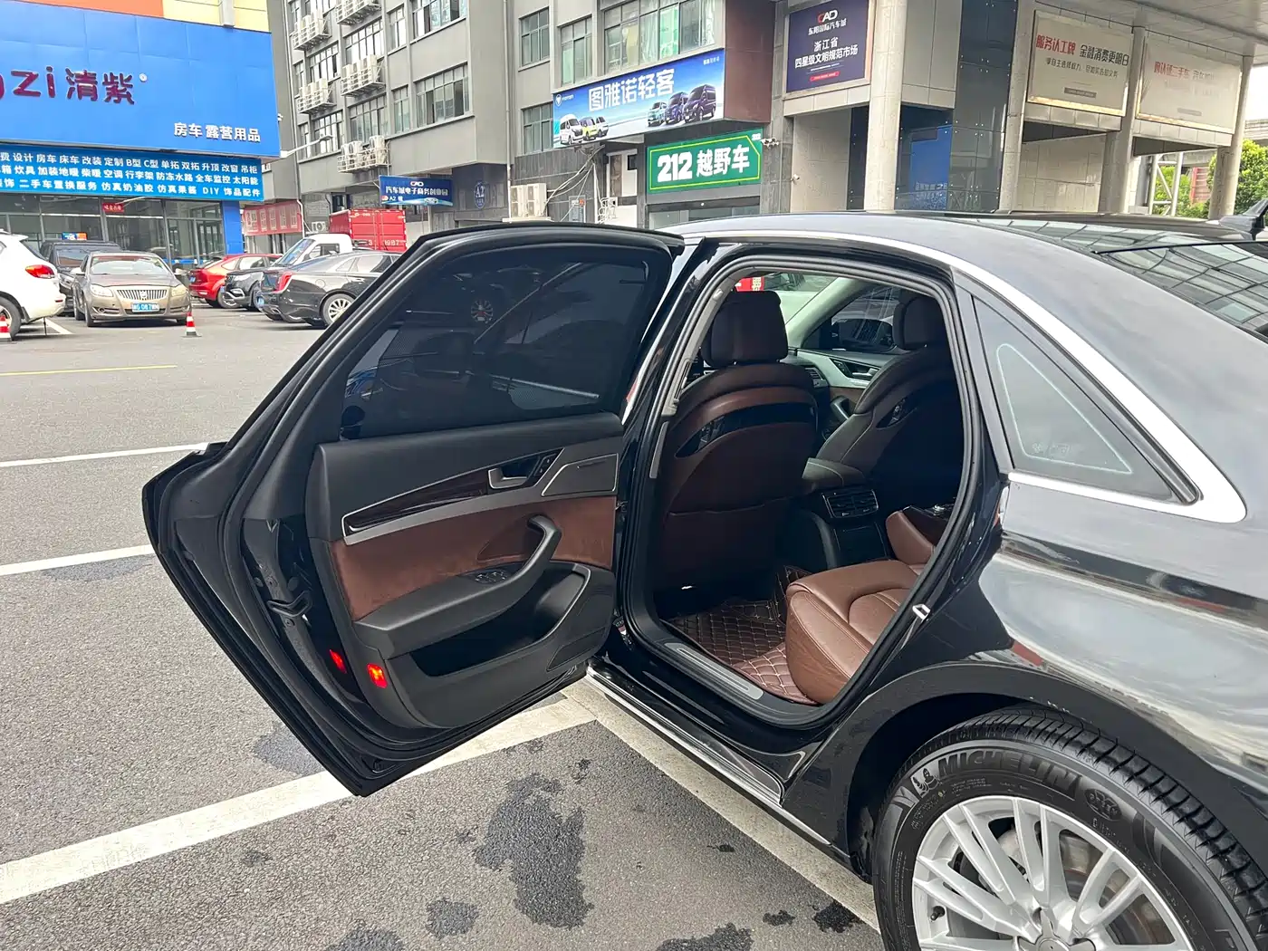 Audi A8 2014 A8L 45 TFSI quattro Comfort фото 12