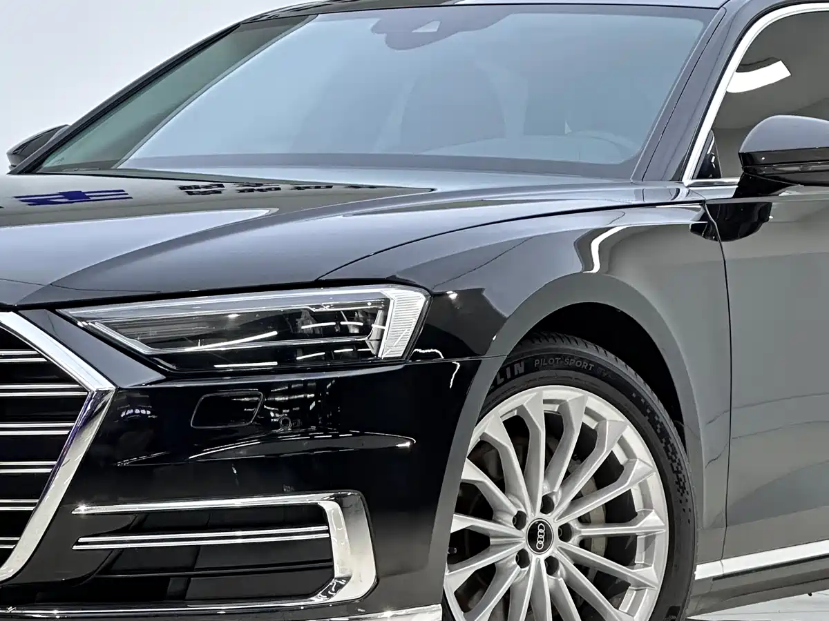 Audi A8 2021 A8L 50 TFSI quattro Comfort фото 2