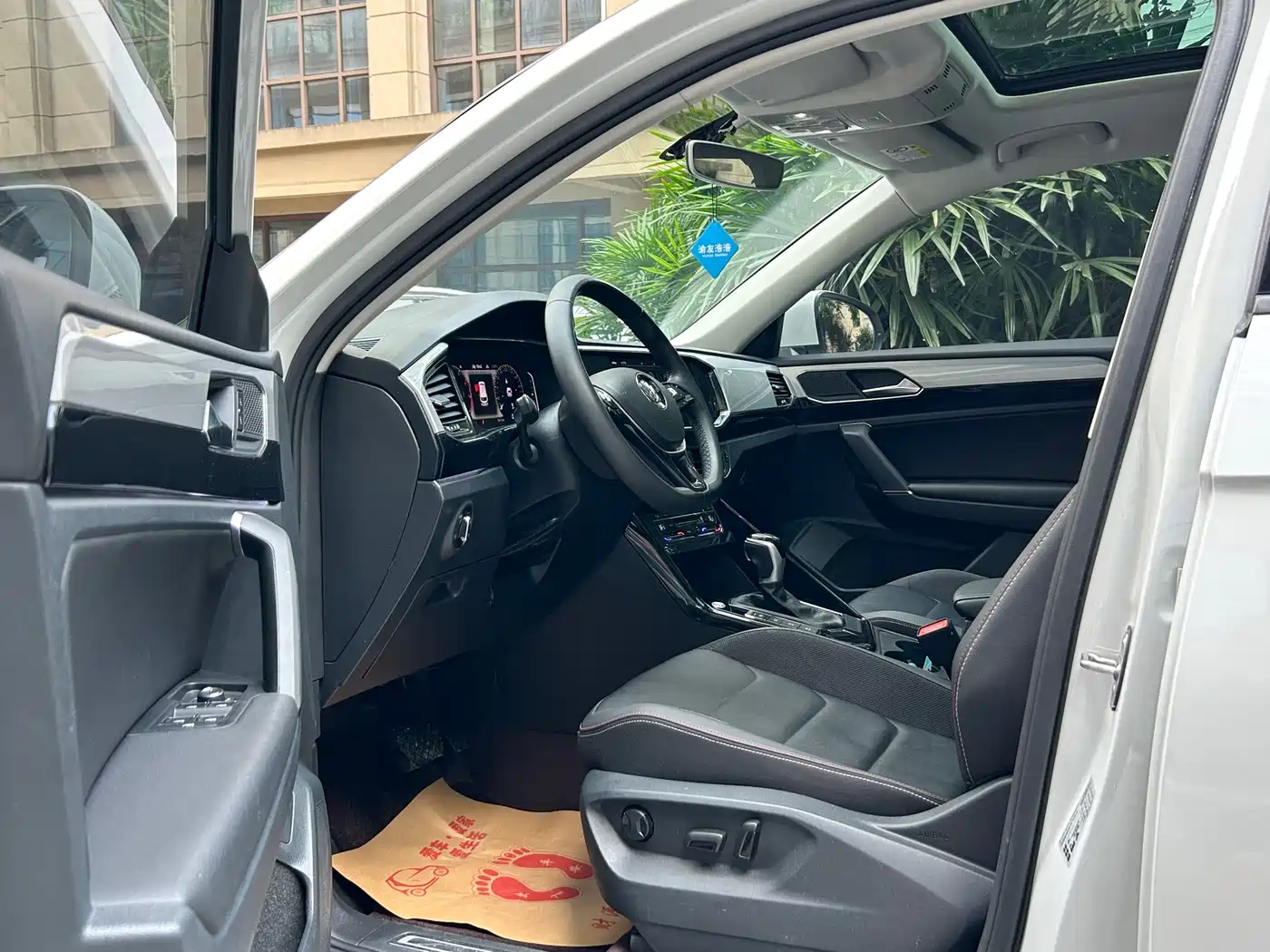 Volkswagen Tayron 2022 330TSI 2WD Luxury Smart Connect Plus фото 8