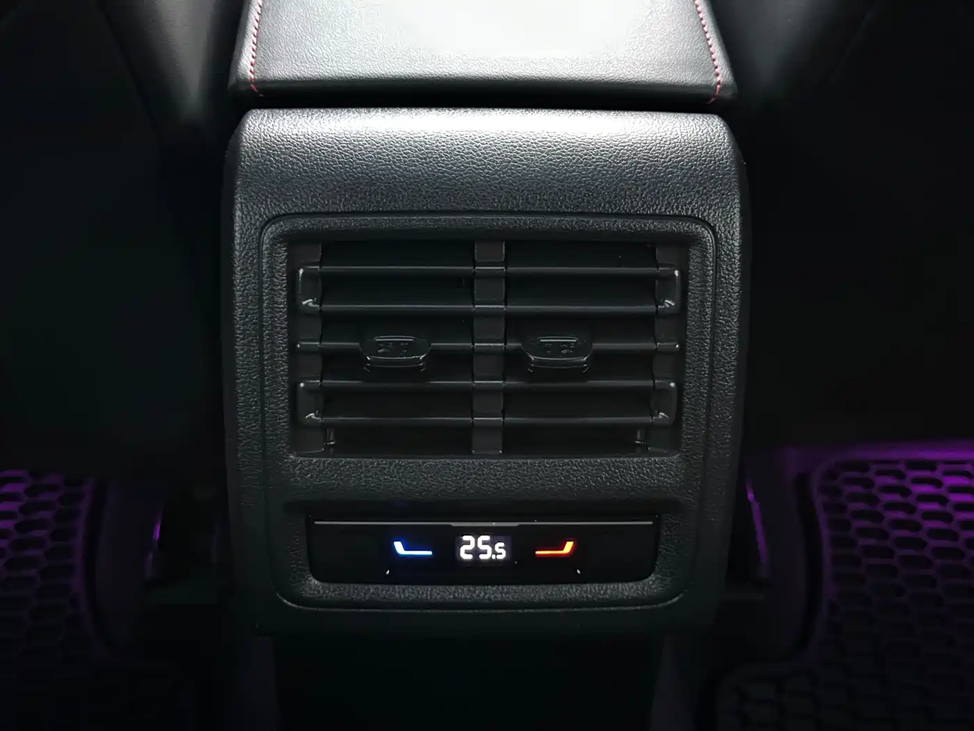 Volkswagen Golf GTI 2021 Facelift 380TSI DSG GTI фото 22