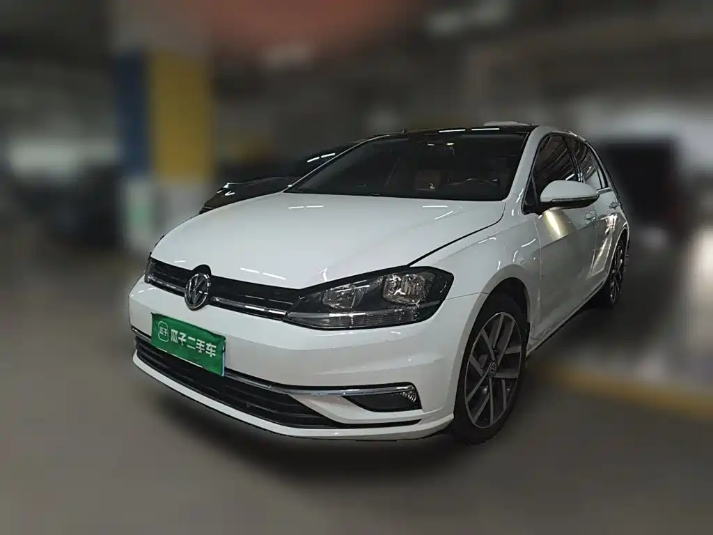Фото 1 - Volkswagen Golf
