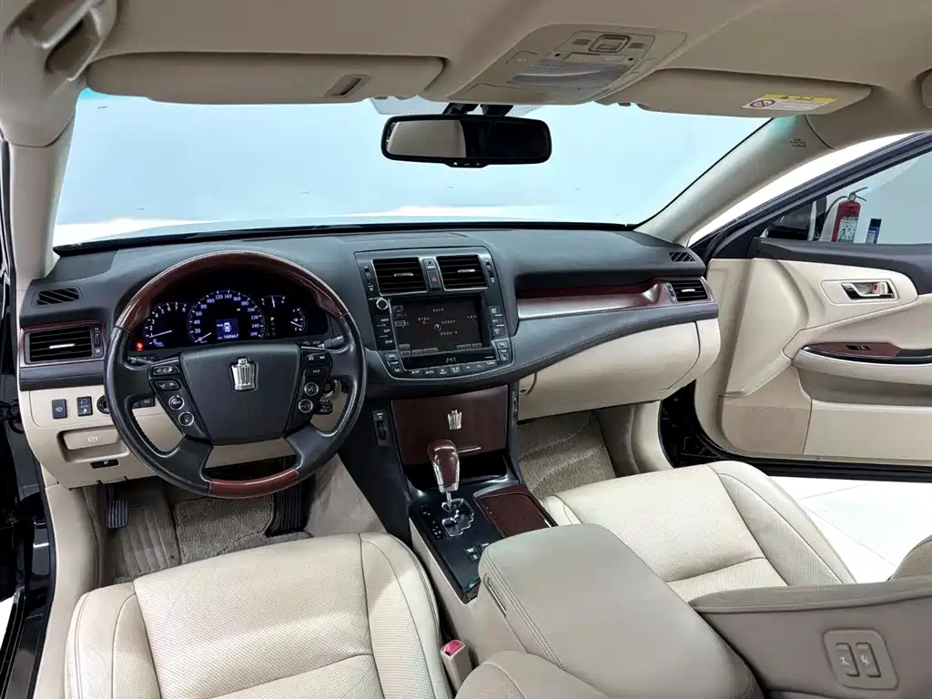 Toyota Crown 2010 4.3L Royal Saloon VIP фото 13