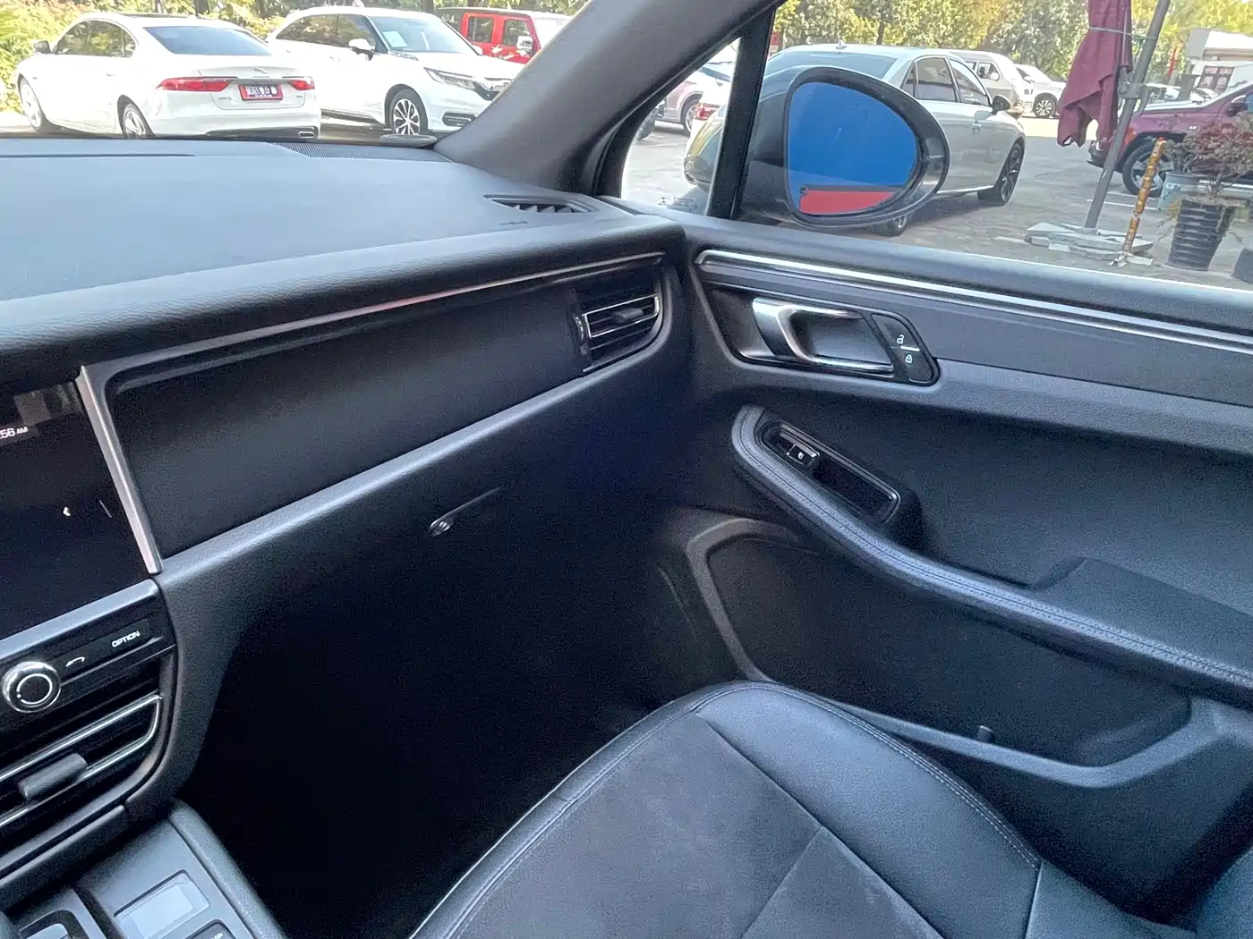 Porsche Macan 2018 Macan 2.0T фото 12