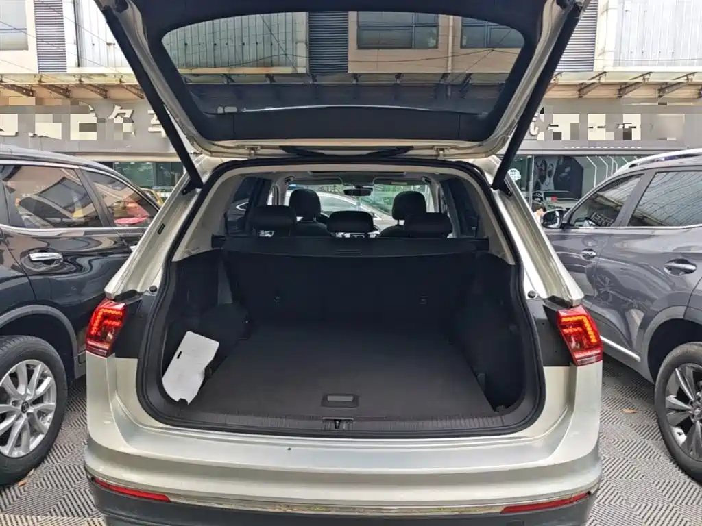 Volkswagen Tiguan L 2017 330TSI Automatic 2WD Flagship Edition фото 19