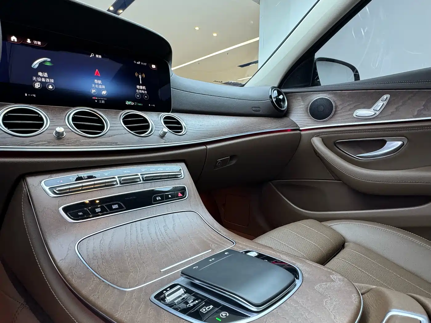Mercedes-Benz E-Class 2022 E 260 L фото 7