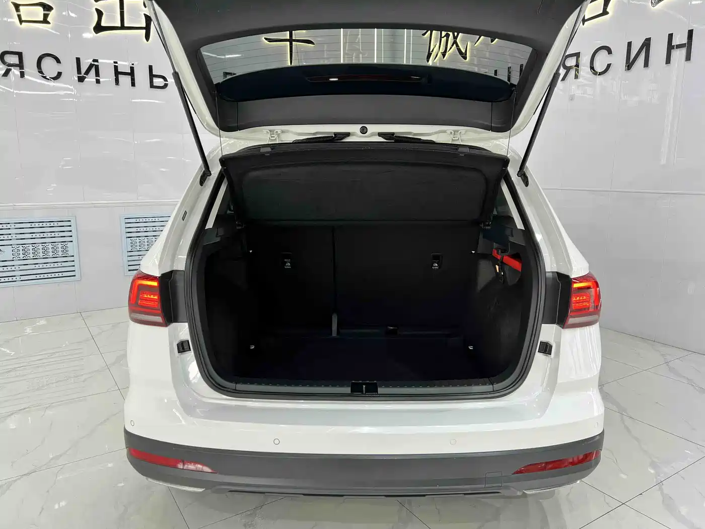 Volkswagen Tharu 2022 280TSI FWD Luxury Edition фото 17
