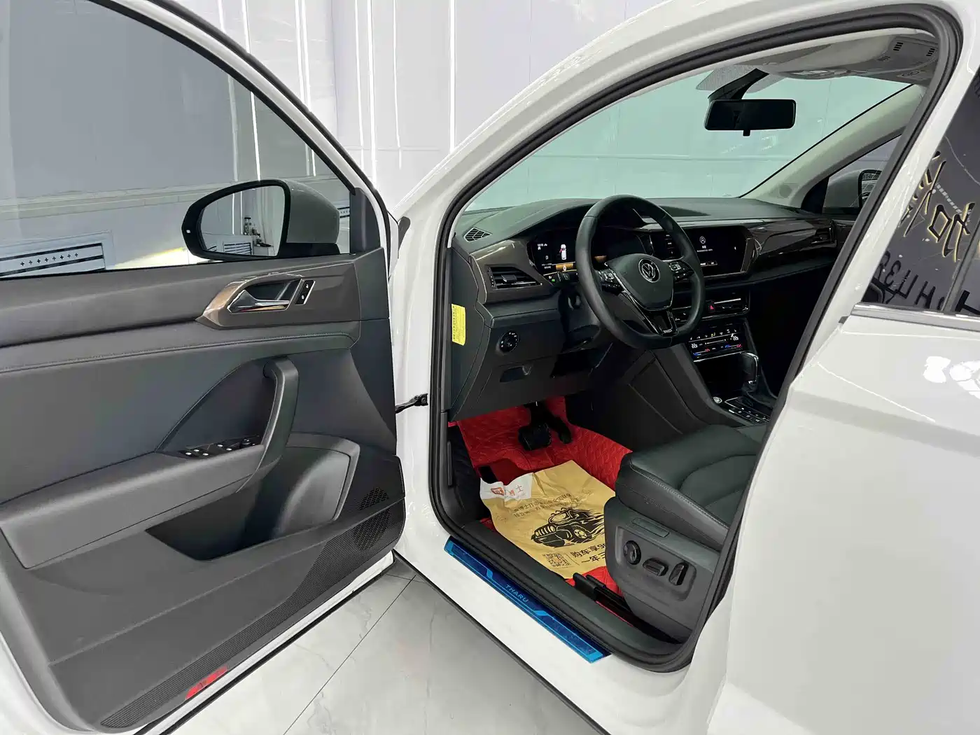 Volkswagen Tharu 2022 280TSI FWD Luxury Edition фото 7