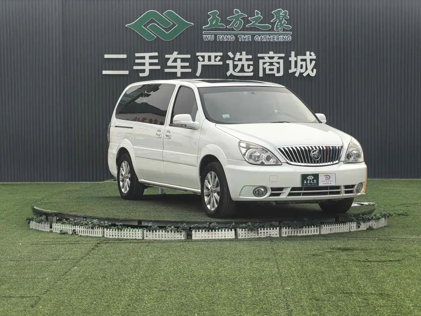 Buick GL8 2014 2.4L Executive Edition фото 3