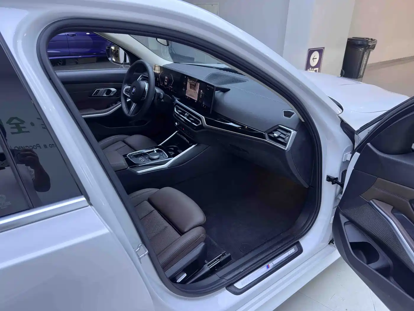 BMW 3 Series 2023 320Li M Sport Package фото 12