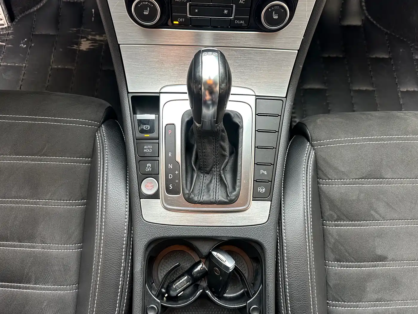 Volkswagen FAW-Volkswagen CC 2012 Model 2.0TSI Premium фото 18
